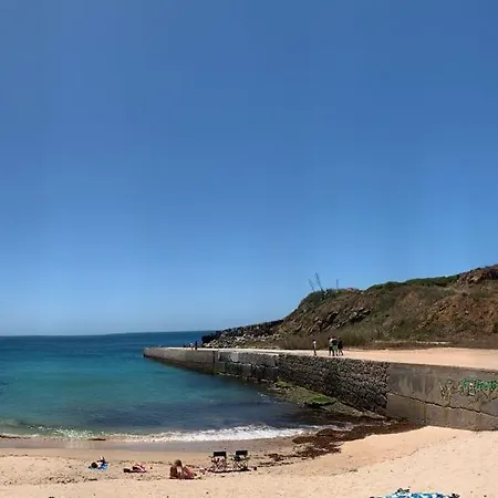 As Estrelas Hébergements Au Calme , Confort Climatisés Proches Centre Plages Et Spots De Surf Parking Free Hébergement de vacances *