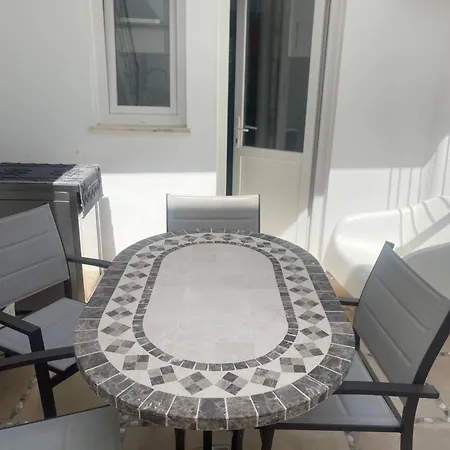 As Estrelas -trois Hebergements Au Choix Acces Independants Meme Rue - Proche Centre -calme -confort -climatises - Plages -surf- Parking Free Tatil Evi Peniche